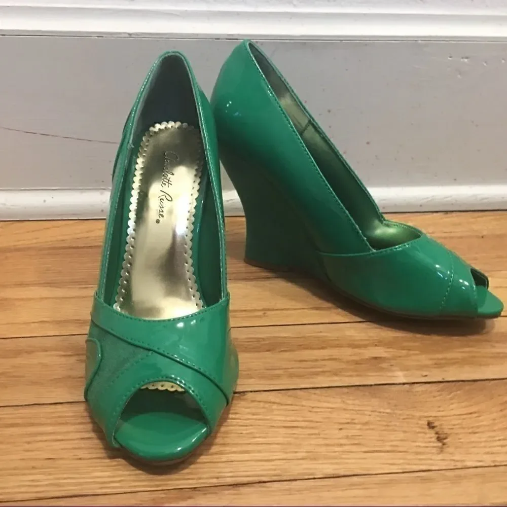 Charlotte Russe green faux suede patent NEW Shoes NIB holiday Christmas festive
